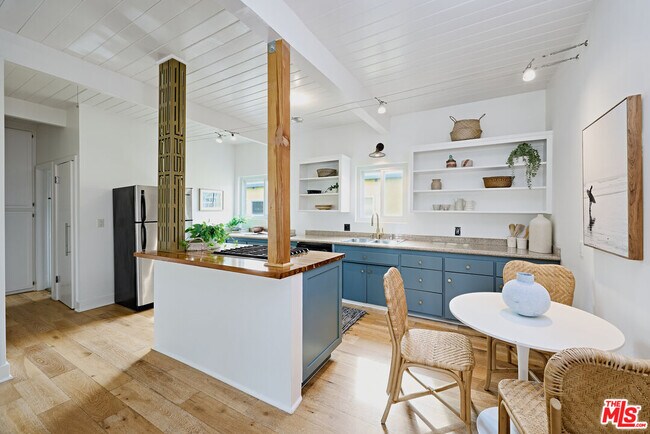 Building Photo - 2329 Kansas Ave