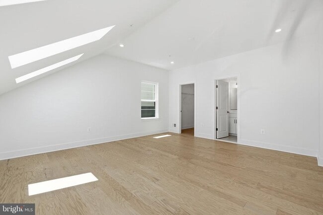 Building Photo - 10235 Dalmatian St