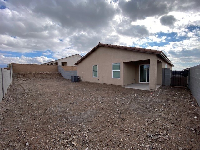 Building Photo - 2575 Montano Ridge Dr