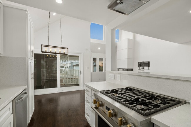 Building Photo - 24 Westwind St