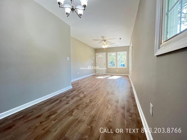 Building Photo - Fully Renovated 2 Bedroom!!!