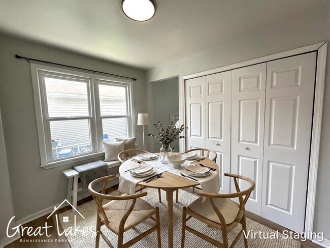 Building Photo - Beautiful 2 Bedroom 1 Bathroom now available for rent