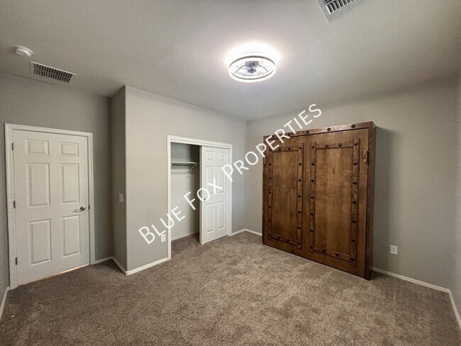 Building Photo - 3156 S Three D Ct