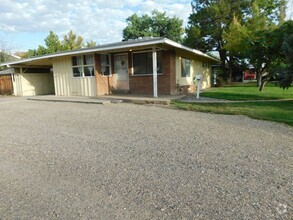 Building Photo - Close to CMU/St Mary's