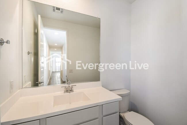 Building Photo - 10127 E Ulysses Ave