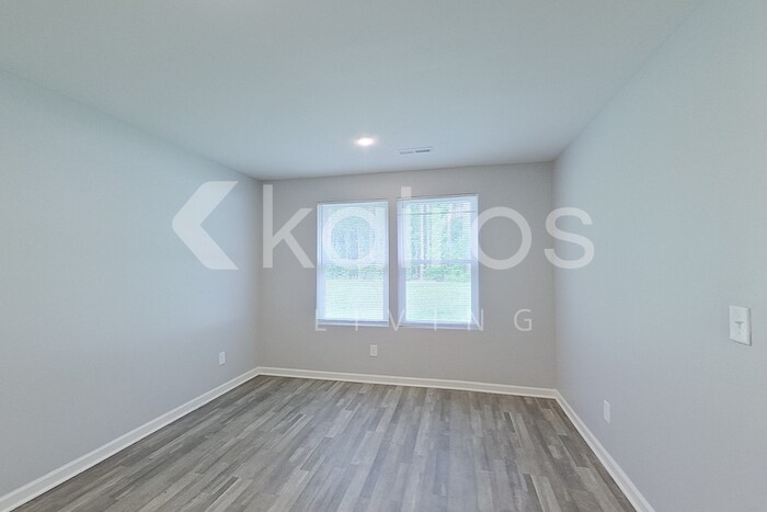 Building Photo - 205 Zachary Ln