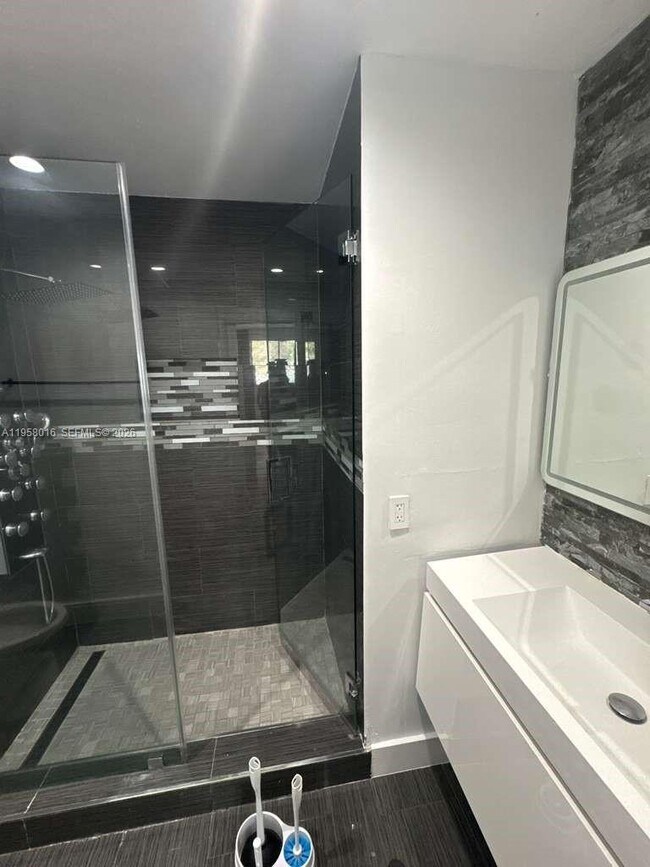 Building Photo - 10034 SW 221st St Rd