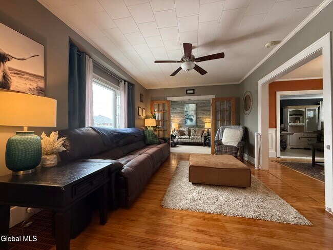 Building Photo - 21 Baker St