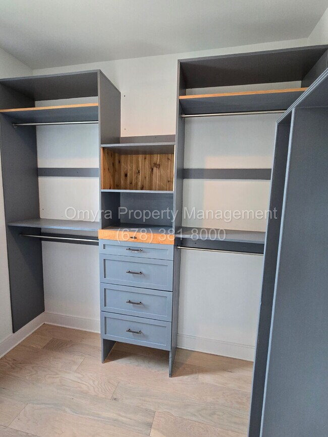 Building Photo - Luxurious 3 Bedroom Home near East Atlanta!