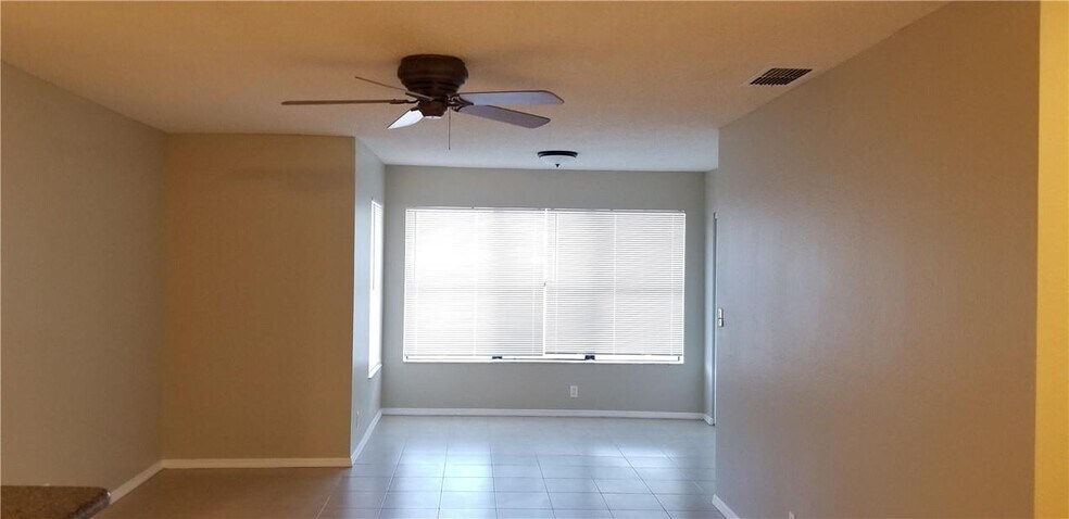 Building Photo - 2846 S University Dr