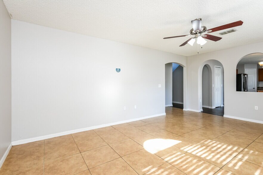 Building Photo - 2924 Elbib Dr