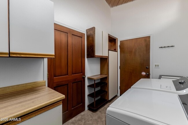 Building Photo - 6140 E Peak View Rd