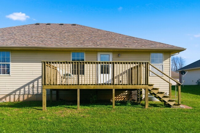 Building Photo - 1127 N Northwood Ave