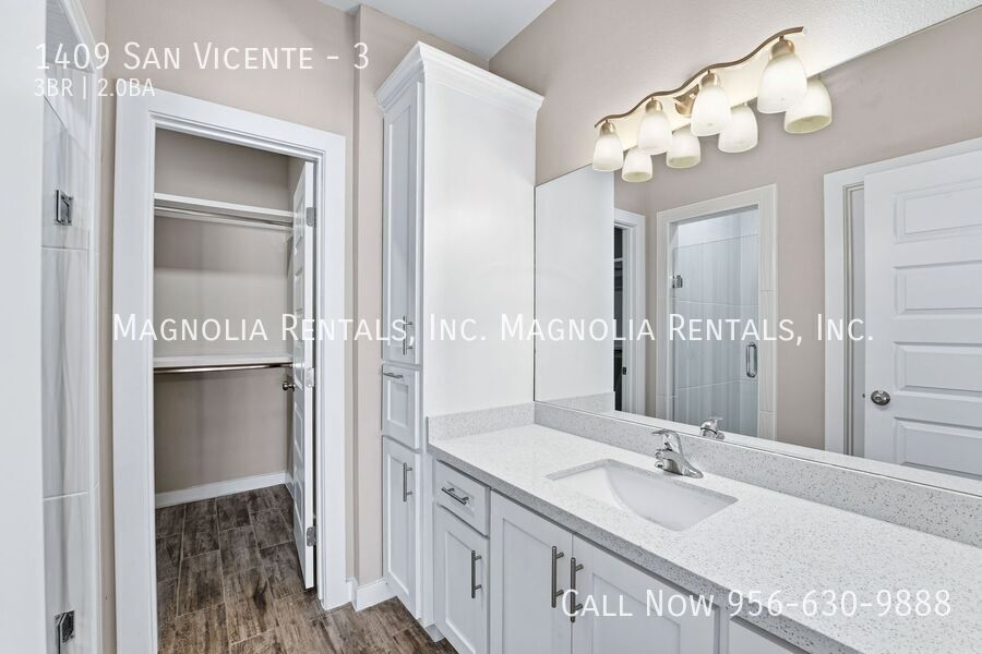 Building Photo - 1409 San Vicente