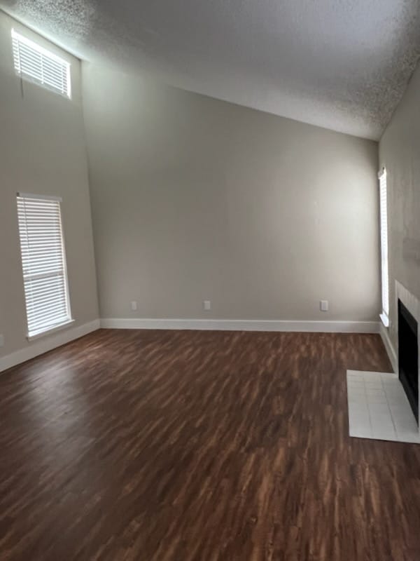 AC Large LR.jpg - Amber Creek Apartments