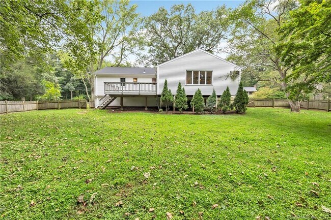 Building Photo - 4 Cranbury Woods Rd