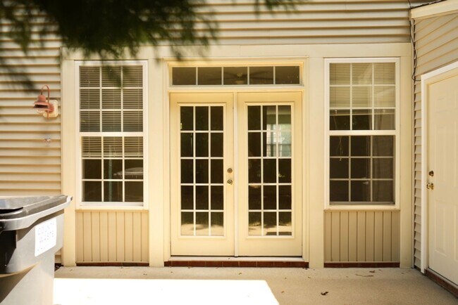 Building Photo - 1119 Somer Chase Ct