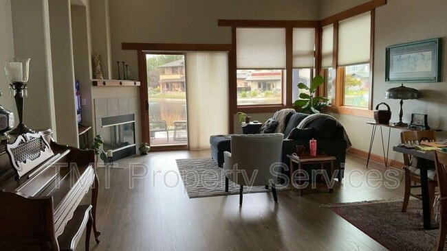 Building Photo - 760 Avocet Way