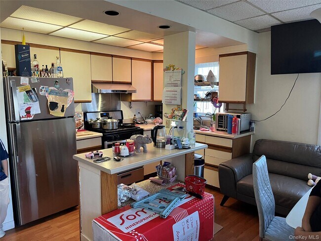 Building Photo - 3 Everett Ave