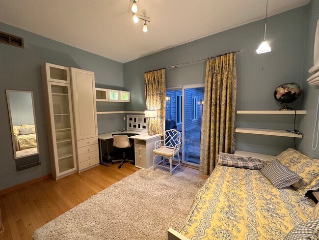 second bedroom - 1700 N Windsor Dr