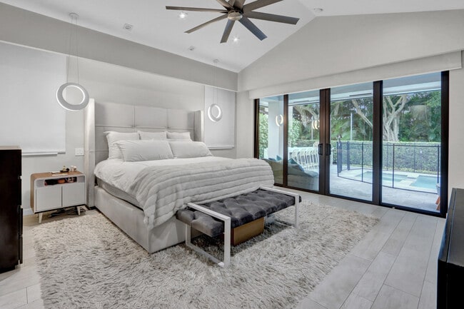 Building Photo - 5789 Hamilton Way