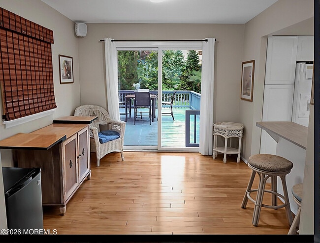 Building Photo - 1210 Tuxedo Pl