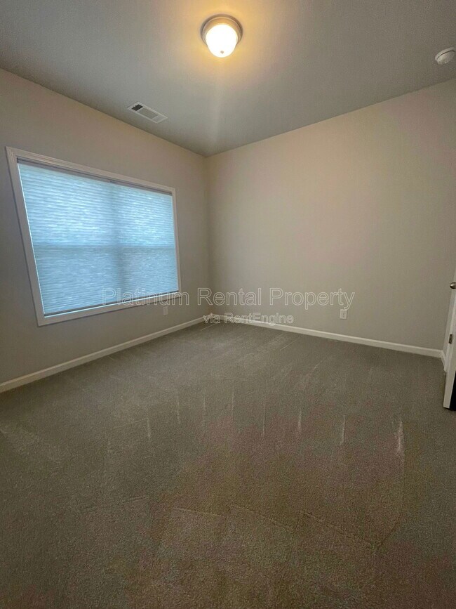 Building Photo - 8225 Crooked Crk Dr