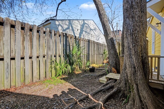 Building Photo - 552 E Macon St