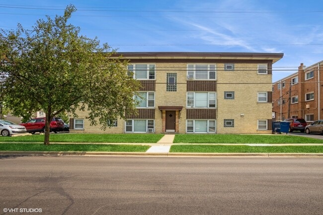 Primary Photo - 9791 Ivanhoe Ave