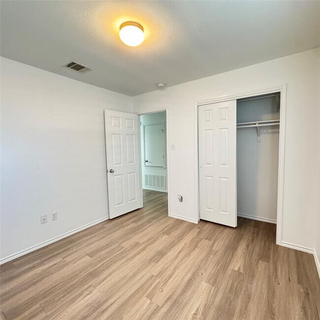 Building Photo - 12305 Granton Cove