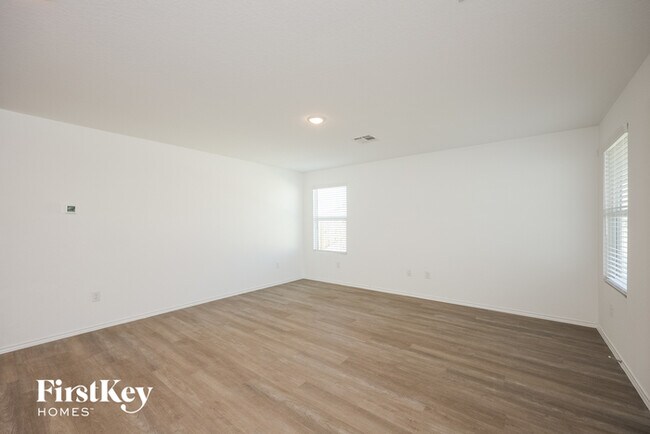 Building Photo - 6532 Scarecrow Wy