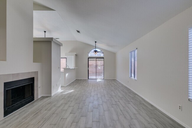 Building Photo - Beautifully Upgraded 3BD/2BA Home in Henderson’s Green Valley