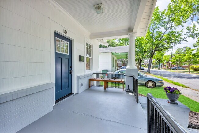 Building Photo - Cozy craftsman bungalow on Seiler Ave