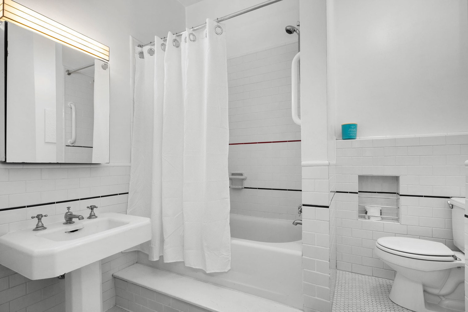 Building Photo - 508 Broadway-SI ID1035001P