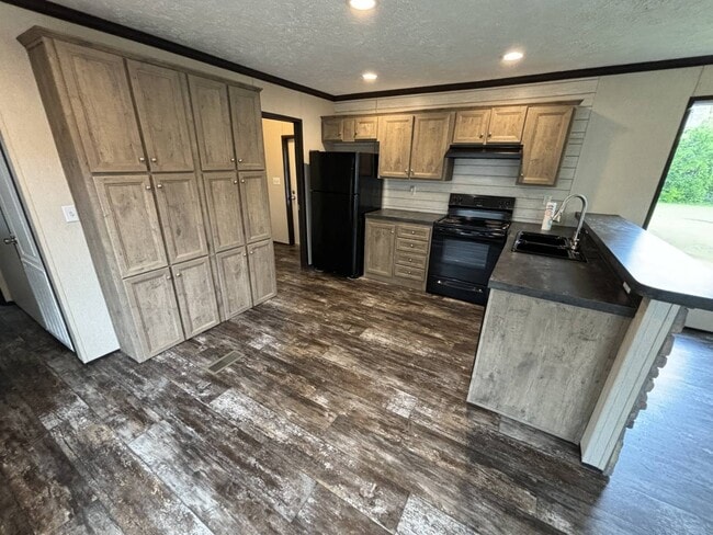 Building Photo - 1325 Wilson Rd