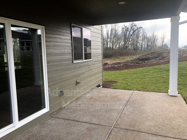 Building Photo - 5836 NE Chandra Ct