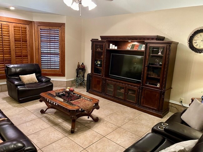 Building Photo - 1220 St John Loop