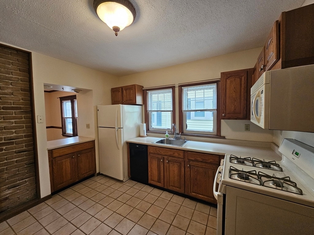 Building Photo - 62 Governor Winthrop Rd