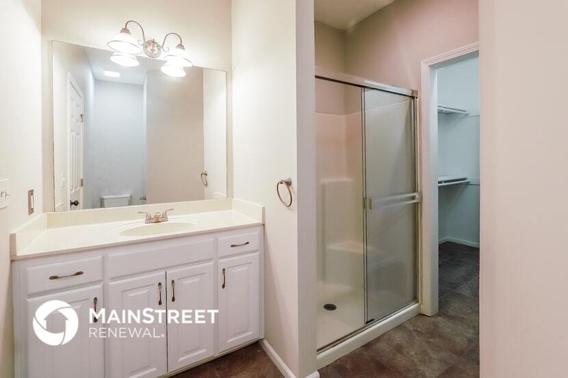 Building Photo - 6003 E 133rd St