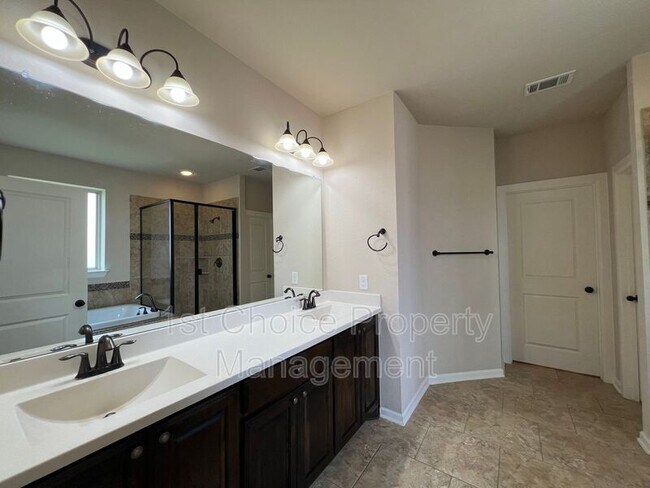 Building Photo - 1030 Lone Ivory Trail