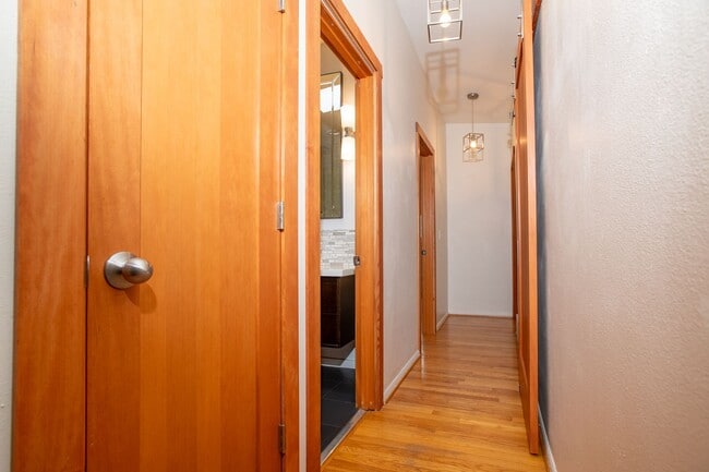 Building Photo - Magnolia 4 bedroom, 3 bathroom