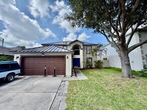 Building Photo - 2015 Canopy Dr