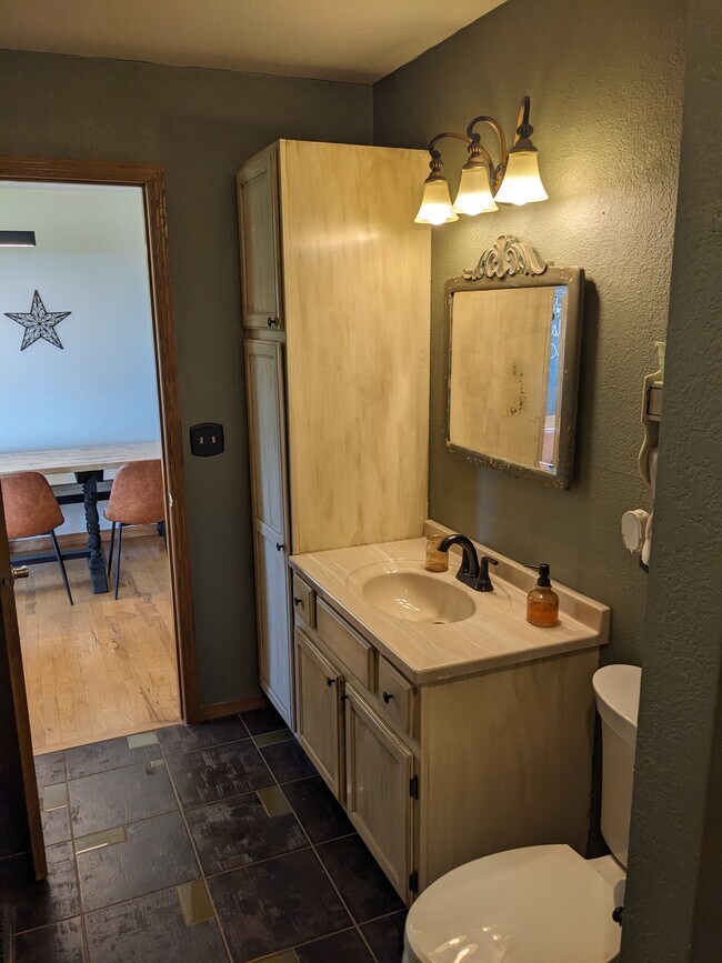 Building Photo - 6009 Blue Spruce Dr