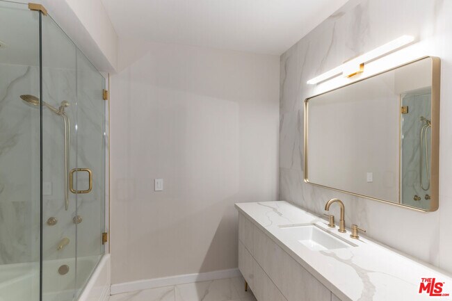 Building Photo - 8401 Fountain Ave