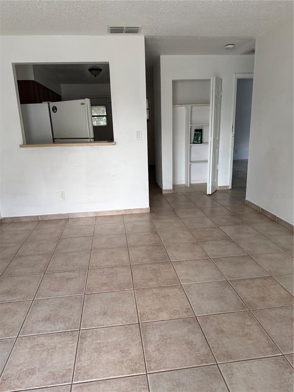 Building Photo - 943 S Char-Mil Ave