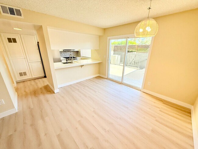 Building Photo - Spacious 3-Bedroom Condo in the Indian Canyon Gardens Community