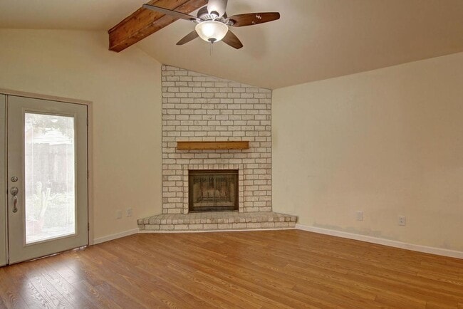 Building Photo - 11401 Woodway Creek Dr