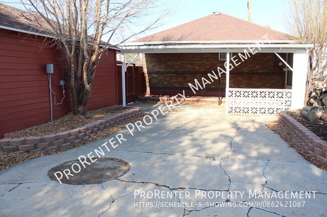 Building Photo - 747 E 22nd St