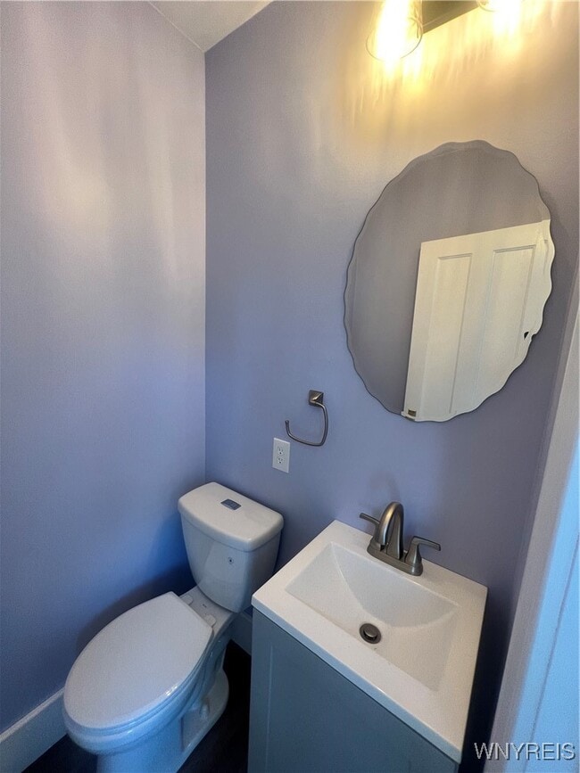 Building Photo - 909 James Ave