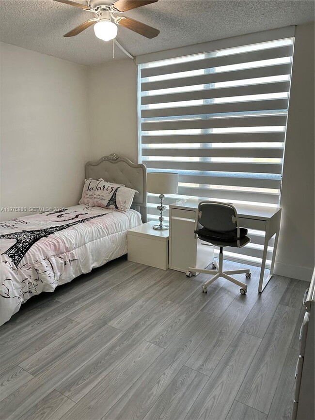 Building Photo - 2055 SW 122nd Ave